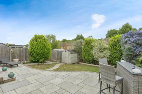 Patio/Bbq Area