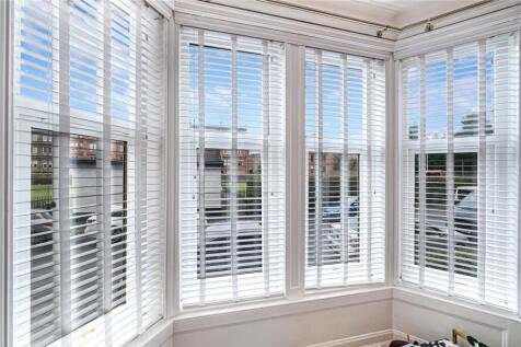 Lounge Bay Window