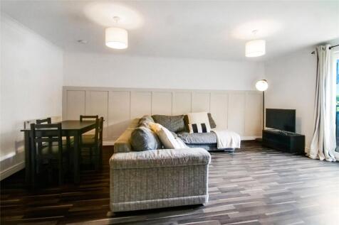 Lounge/Dining Area