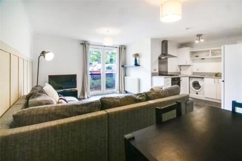 Lounge/Dining Area