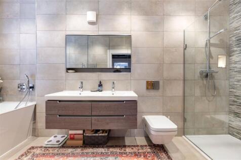 Master En-Suite