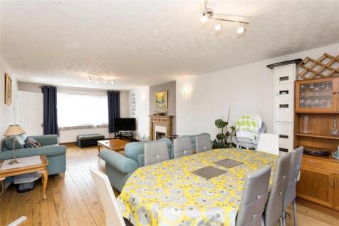 Sitting/Dining Room