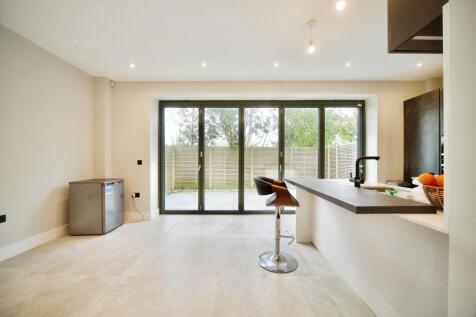 Kitchen/Dining Area