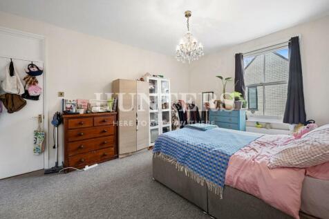 Bedroom/Living Room