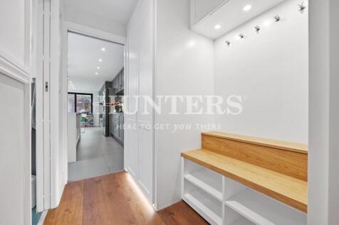 Hallway to Kitchen