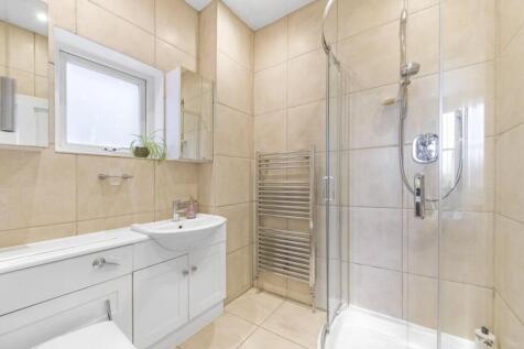 Ensuite first floor