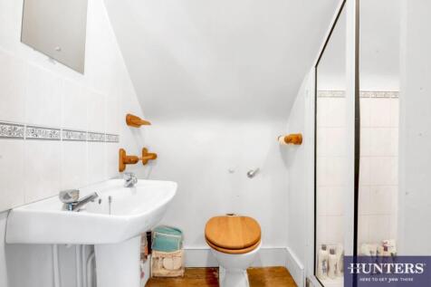 Top Floor Cloakroom