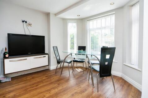 Lounge/Kitchen