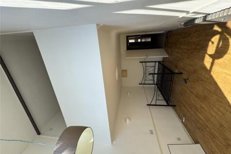 Lounge &#43; Mezzanine