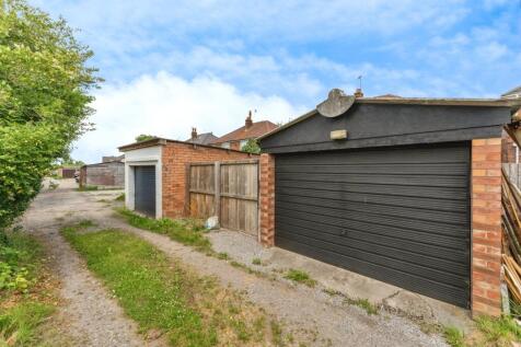 Detached Garage