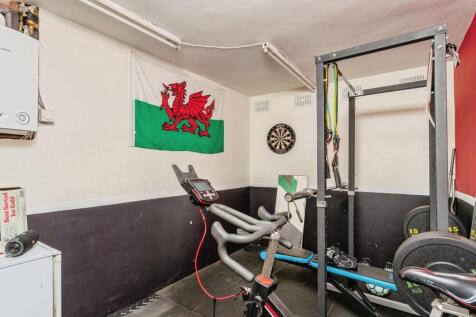 Garage/Gym
