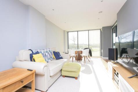 Lounge/Dining