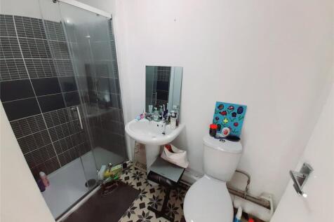 Maisonette Shower