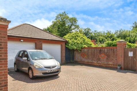 Drive &amp; Garage