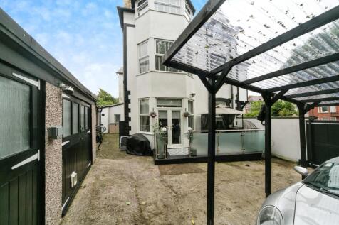 Double Garage &amp; Car