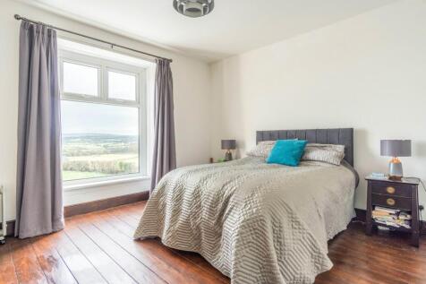 Bedroom One With Vie