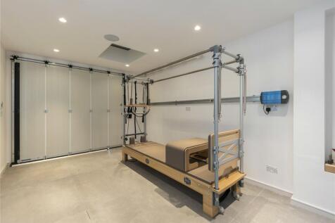 Garage/Gym