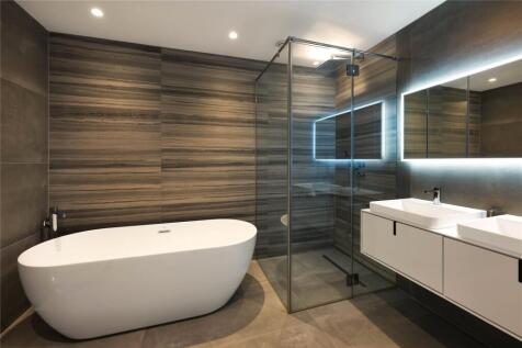 Principal Bathroom
