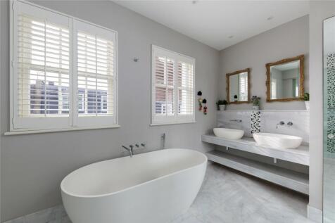 Principal Bathroom