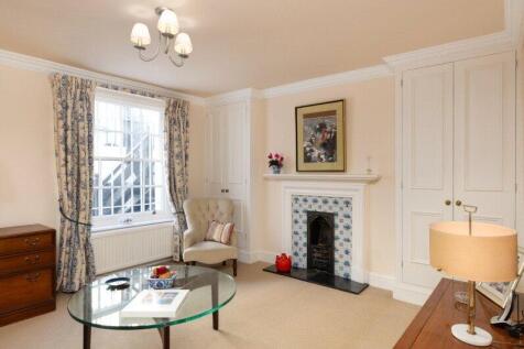 Sitting Room/Bedroom