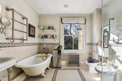 Principal Bathroom