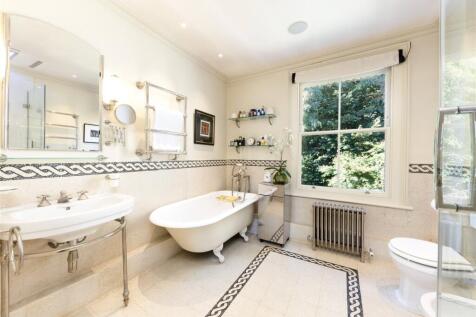 Principal Bathroom