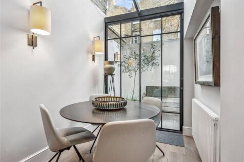 Breakfast Room