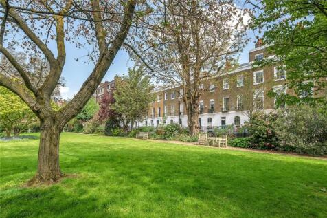 Paultons Square