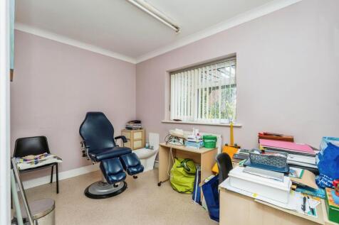 Treatment Room/Study