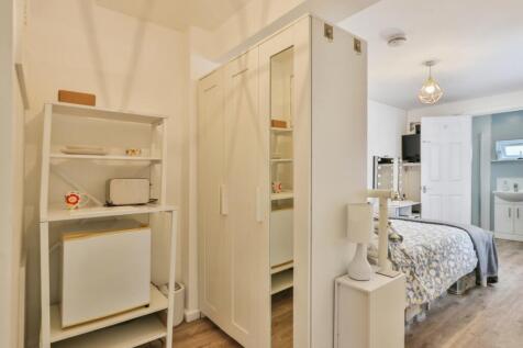 Ground Floor Suite