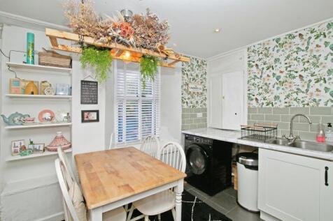 Kitchen Diner 3