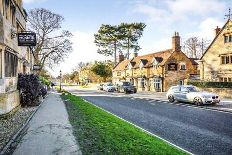 Broadway High Street