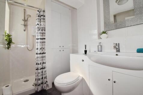 Gf Shower Room