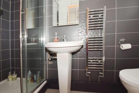 Ground Shower Room