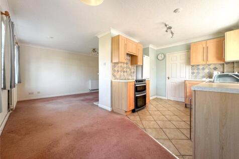 Kitchen &amp; Lounge