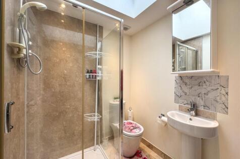 Ground Floor Shower