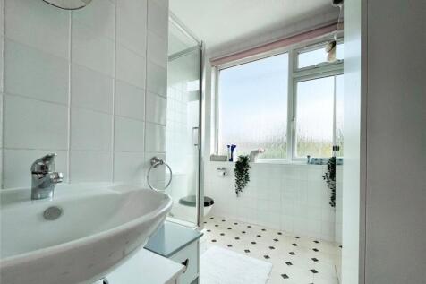 Bedroom 2 Ensuite