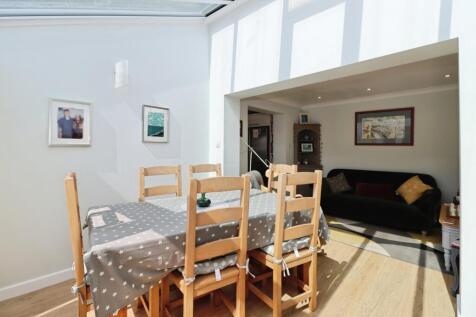 Dining Area/Snug