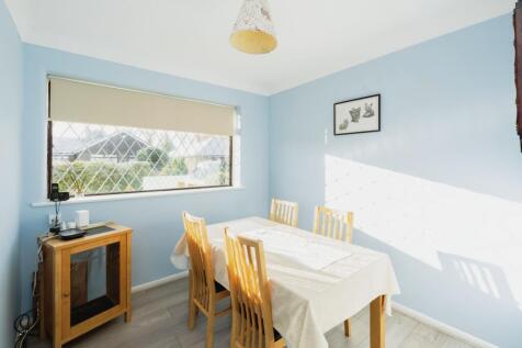 Bedroom Two/Dining