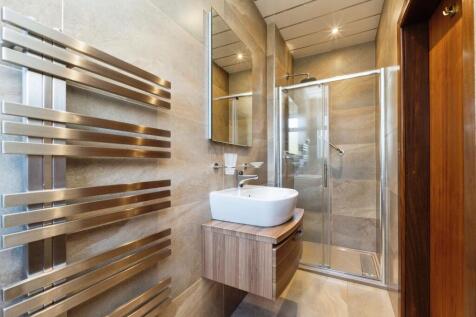 Master En-Suite