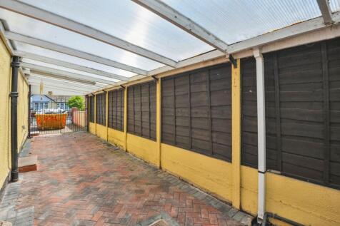Carport/Driveway