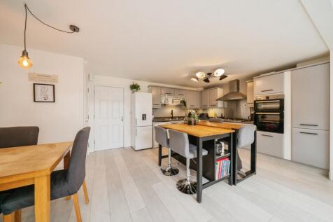 Diner/Kitchen