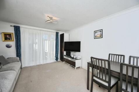 Living Room/Dining