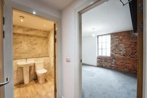 Bathroom/Bedroom