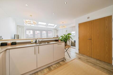 Kitchen/Living Area