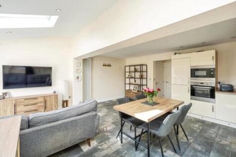 Dining/Lounge Room