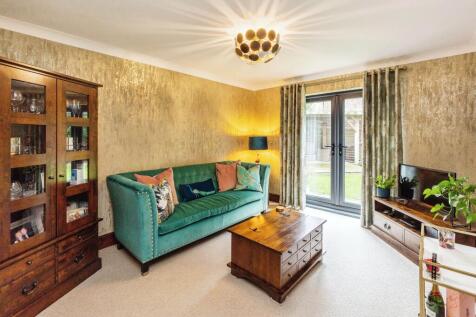 Sitting/Dining Room