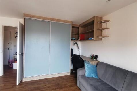 Studio Room