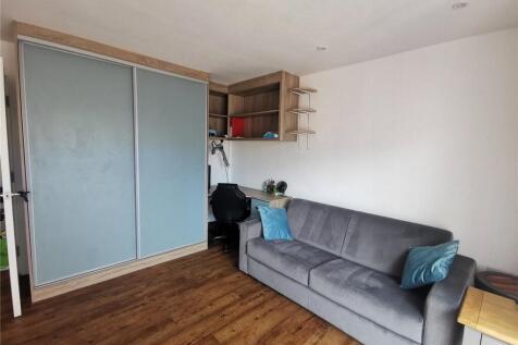 Studio Room