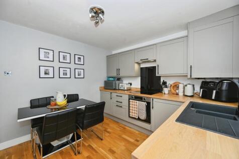 Kitchen/Dinning Area